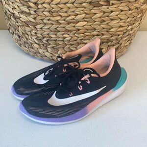 SZ 7 Nike future speed Big kid running shoe